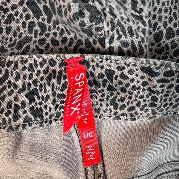 SPANX Jean-ish Leggings in Desert Dot- Size Large - Picture 3 of 10